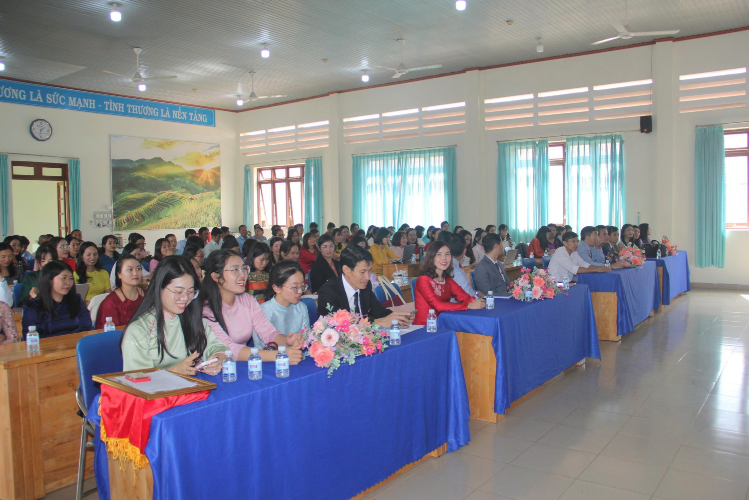 TRƯỜNG THPT TÂN HÀ TỔ CHỨC THÀNH CÔNG HỘI NGHỊ CÁN BỘ, VIÊN CHỨC, NGƯỜI LAO ĐỘNG NĂM HỌC 2026 - 20271111