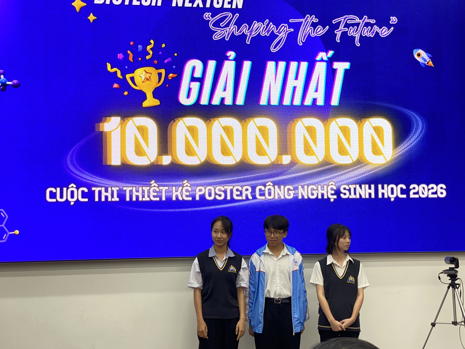 HỌC SINH TRƯỜNG THPT TÂN HÀ XUẤT SẮC GIÀNH GIẢI NHẤT - CUỘC THI THIẾT KẾ POSTER KHOA HỌC BIOTECH NEXTGEN 2026 DO TRƯỜNG ĐẠI HỌC VĂN LANG TỔ CHỨC